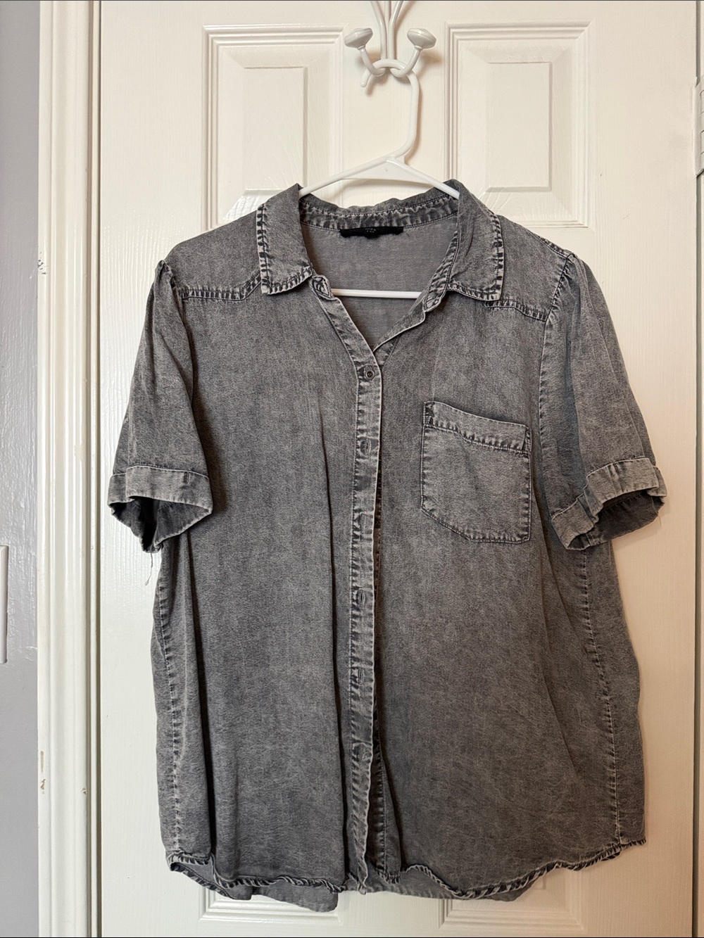 Gray Washed Short-Sleeve Women’s Shirt